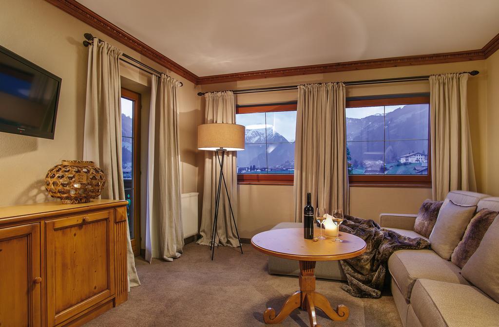 Villa Haidacher Relax & Lifestyle Apartments Zell am Ziller Szoba fotó